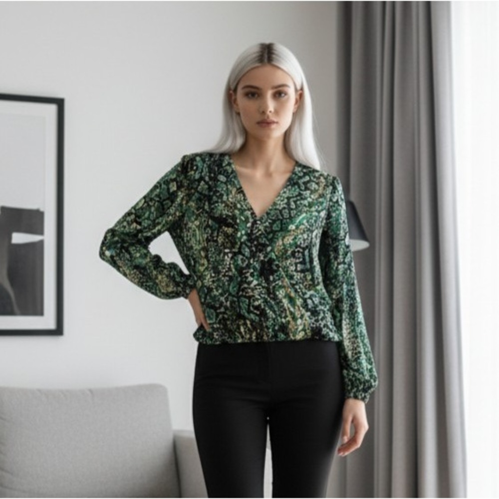 Alice + Olivia Green Animal Print Silk Blend Puff Sleeve Top CC907B04026 SZ S